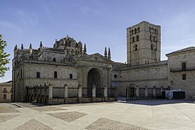 Zamora cathedral 2021 - north façade.jpg
