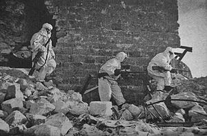 Archivo:Zaytsev. Red Army snipers. Stalingrad