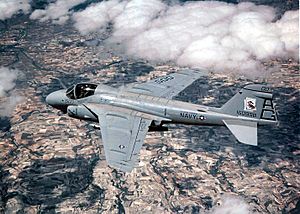 Archivo:A-6E Intruder over Spain in Operation Matador