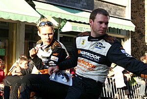 Archivo:Allan Simonsen and Leh Keen Drivers of Hankook Team Farnbacher's Ferrari F430 GT2