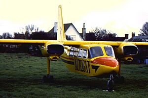 Archivo:Aurigny Islander G-AXXJ at GCI (16143203125)
