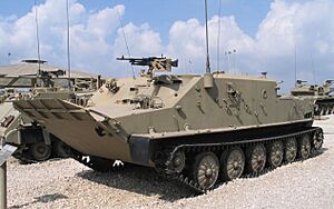 Archivo:BTR-50-latrun-1-2
