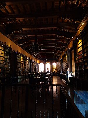 Archivo:Biblioteca del convento de Santo Domingo de Lima