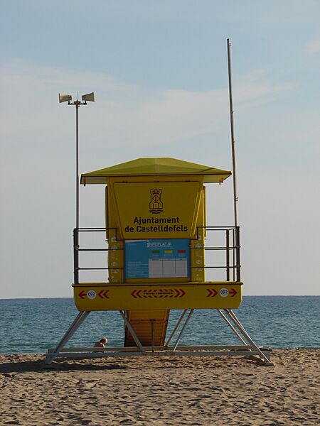 Castelldefels lifeguard kiosk 03