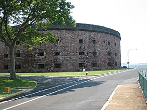 Archivo:Castle Williams Governors Island NY
