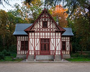 Archivo:Chalet de la Reina 2021