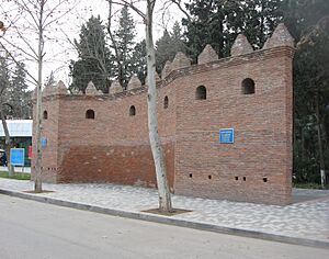 Archivo:Ganja fortress