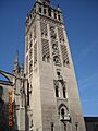 Giralda de Sevilla imponente.