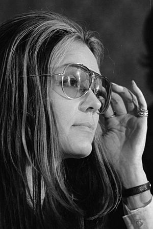 Archivo:Gloria Steinem at news conference, Women's Action Alliance, January 12, 1972