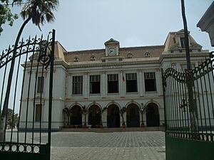 Archivo:Hotel de Ville Dakar
