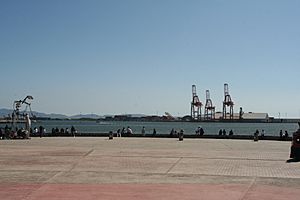 Archivo:Malecón en Ensenada, Baja California