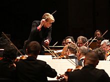 Marin Alsop with OSESP (35306231850) (cropped).jpg