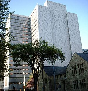 Archivo:MayoClinic&MedSchool2006-05-07