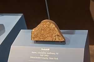 Archivo:Peekskill meteorite in Museum of Natural History