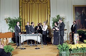 Archivo:President Ronald Reagan at the state visit of Jose Napoleon Duarte
