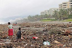 Archivo:Resultados del Huracán Ingrid y tormenta Manuel (Acapulco, Guerrero) 23