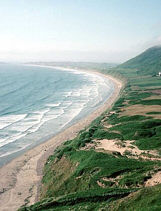 Rhossili.beach.arp.750pix.jpg