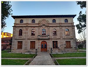 Archivo:Salas de los infantes 061 (Palacio Municipal de Cultura)