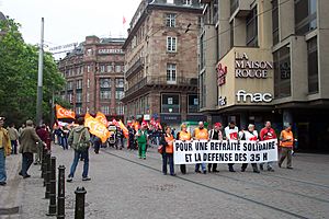 Archivo:Strasbourg, manifestation pour une retraite solidaire et la défense des 35 h