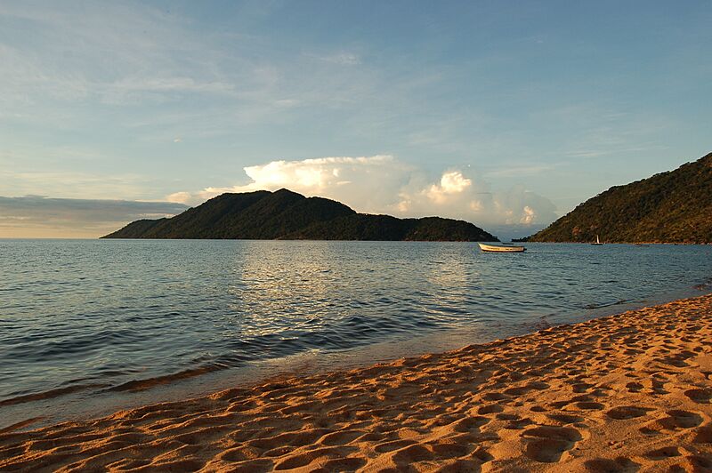 Sunset at Cape McLear, Malawi (2498456845)