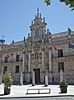 La fachada y el atrio de la Universidad de Valladolid