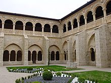 Archivo:Valladolid monasterio Valbuena 11 claustro lou