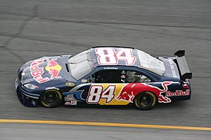 Archivo:A.J. Allmendinger 2008 Red Bull Toyota Camry