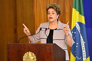 Archivo:A presidente Dilma Rousseff durante cerimônia contra o impeachment em 31 de março de 2016