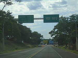 Archivo:Acceso a Yby Yaú por la Ruta Nacional PY3 "General Elizardo Aquino", próxima a su empalme con la Ruta Nacional PY5 "General Bernardino Caballero"