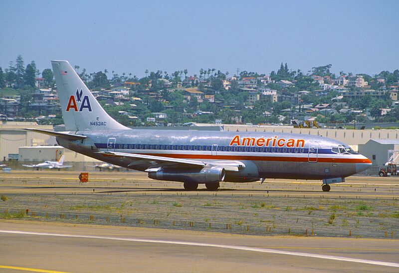 American Airlines Boeing 737-200; N453AC, June 1989 AMV (4793124133)