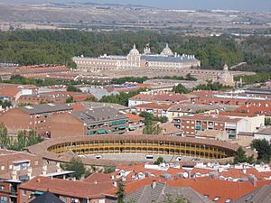 Archivo:Aranjuez PalacioReal PlazaToros