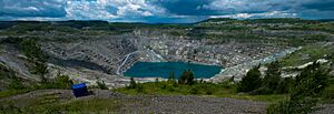 Archivo:Asbestos mine asbestos quebec (explored) - Flickr - Chilanga Cement