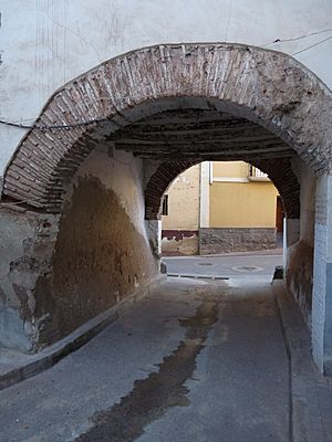Archivo:Brea de Aragón - Calle Tripería - Arco