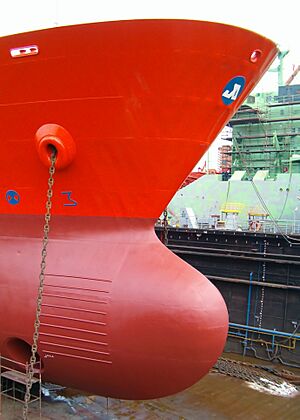 Archivo:Brosen bow ship