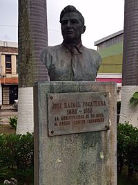 Archivo:Busto de José Rafael Pocaterra