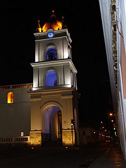 Archivo:Catedral de Latacunga