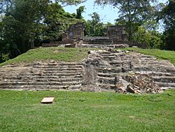 Archivo:Comalcalco.Templo II
