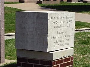Archivo:Cornerstone of Haskell State School of Agriculture, built 1911, demolished 1987