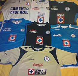 Archivo:Cruz Azul jerseys