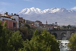 Archivo:El Chachani en Arequipa