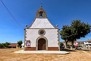 Archivo:Ermita de San Antonio de Padua en Navalperal de Pinares entrada