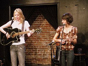 Archivo:Garfunkel-Oates