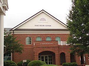 Archivo:Jesse Helms Center, Wingate, NC IMG 4252