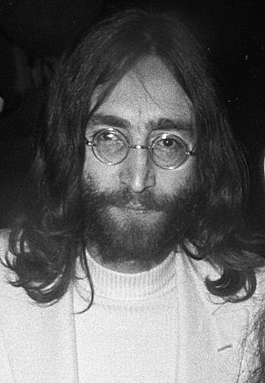 Archivo:John Lennon 1969 (cropped)
