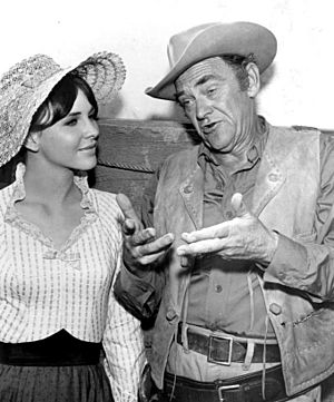 Archivo:John McIntire and daughter Holly Wagon Train 1963