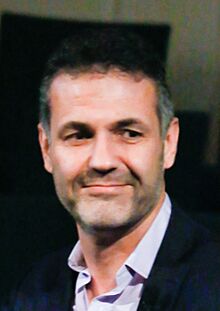 Khaled Hosseini, 2013 (cropped).jpg