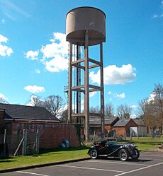 Archivo:MG and Water Tank - geograph.org.uk - 2880212