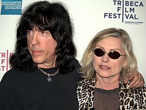 Archivo:Marky Ramone and Debbie Harry at the 2009 Tribeca Film Festival