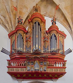 Archivo:Monasterio de Santa Cruz, Coímbra, Portugal, 2012-05-10, DD 09 organ edit