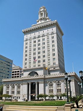 Oakland City Hall (Oakland, CA) 2.JPG